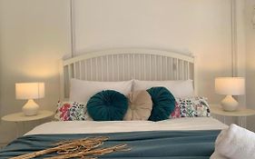 Romy'S Cozy One Bedroom Apt